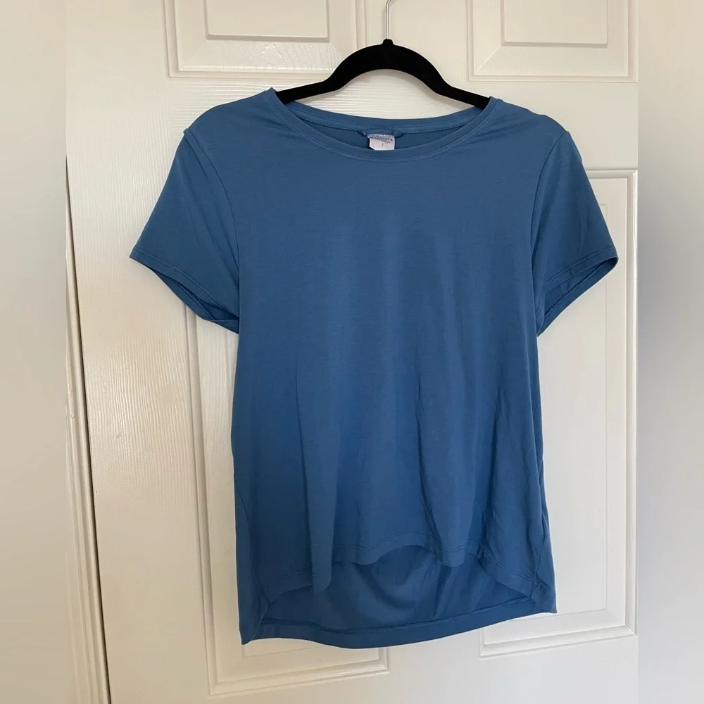 Athleta backlesss tshirt small